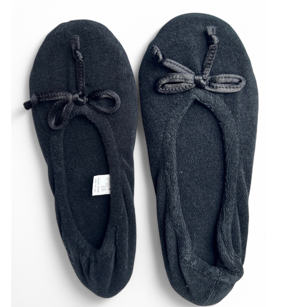 Isotoner Signature Womens Black Slip On Bow Ballet  Slippers Size 6.5-7.5